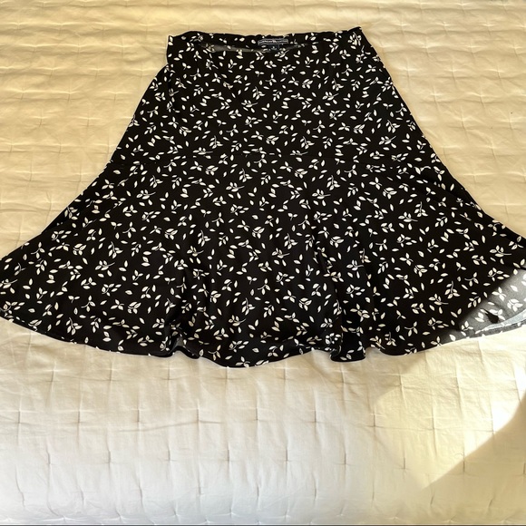 Pattern Skirt - Picture 2 of 2